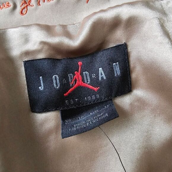 Jordan Paris Collective Twill Crop Jacket 'Strong Woman' XS Kakhi Tan DV1381-250 - Picture 14 of 16